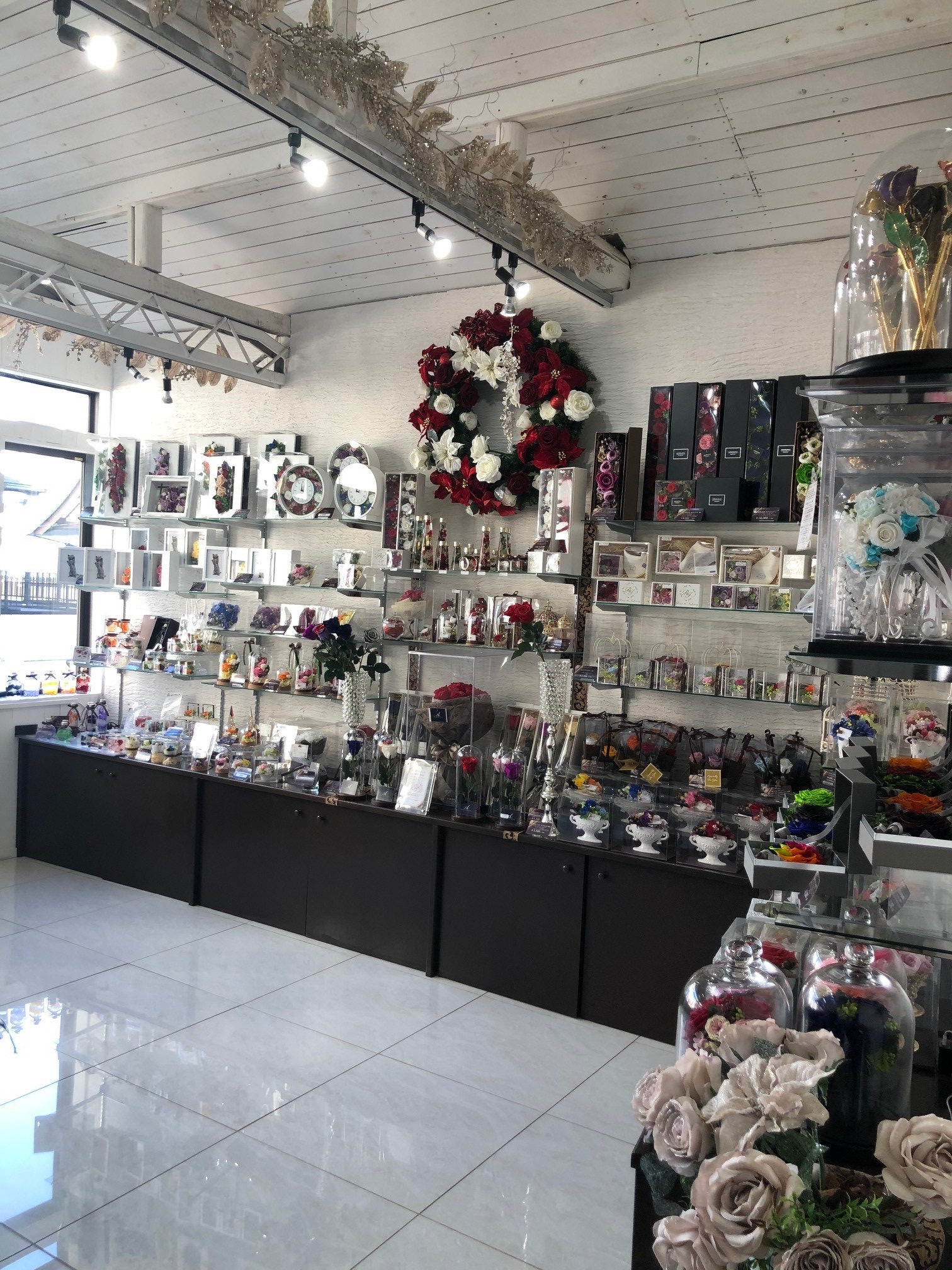 池袋 プリザーブドフラワー専門店 フラワーショップリズカ クリスマス 店内 リース ツリー